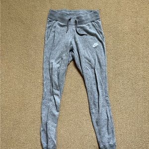 Nike XS Women’s Gray Fleece lined Sweatpants